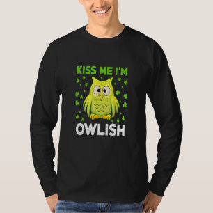Cute Kiss Me I'm Owlish Funny Irish Owl St Patrick T-Shirt