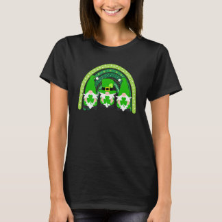 Cute Lucky Rainbow Gnome Happy St Patricks Day Fam T-Shirt