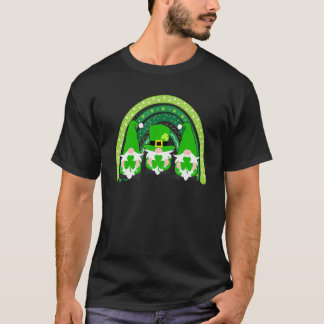 Cute Lucky Rainbow Gnome Happy St Patricks Day Fam T-Shirt