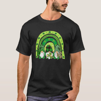 Cute Lucky Rainbow Gnome Happy St Patricks Day Fam T-Shirt