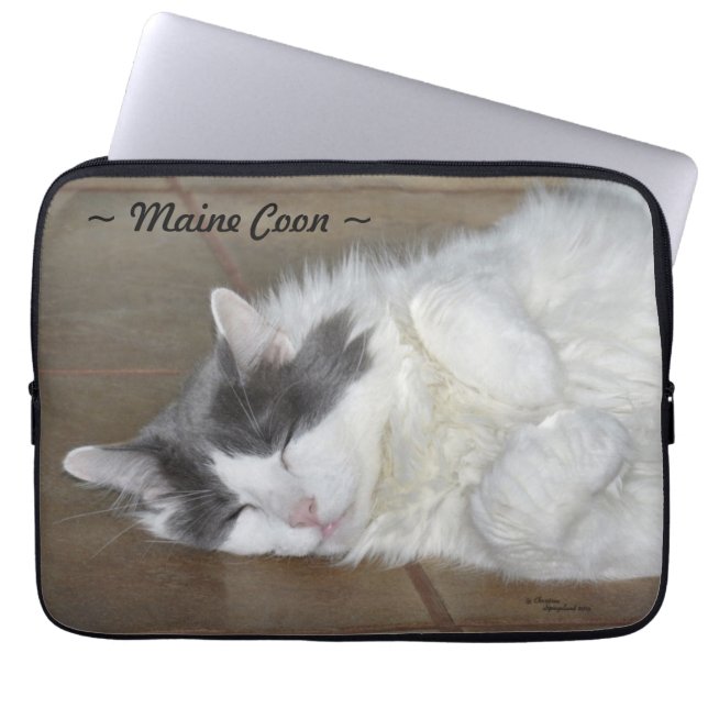 Cute maine coon cat Laptop Sleeve (Front)