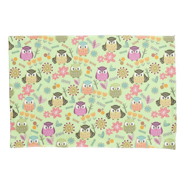 Cute Owl Green.   Pillowcase (Front)