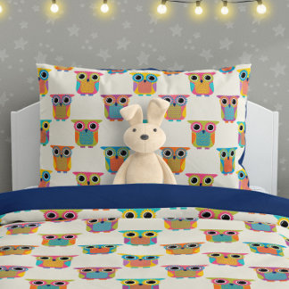 Cute Owl Pattern on Cream Pillowcase