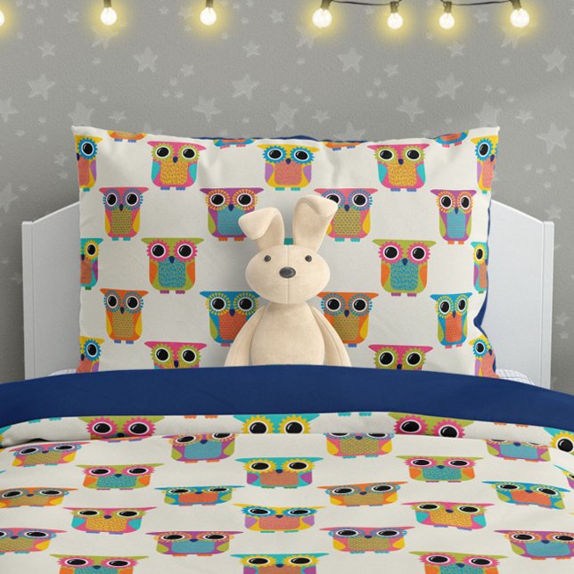 Cute Owl Pattern on Cream Pillowcase (Creator Uploaded)