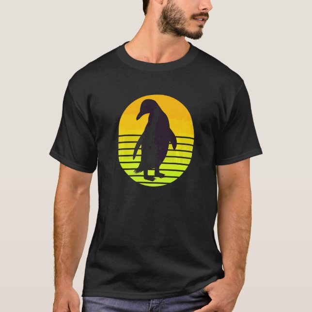 Cute Penguin Retro  1 T-Shirt (Front)