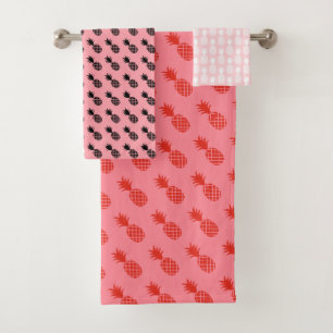 Cute Pineapple Holiday Pattern On Pink Bath Towel Set