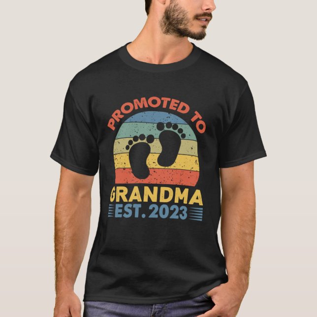 Cute Promoted to Grandma 2023 I m Going To Be A Gr T-Shirt (Front)