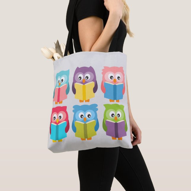 Cute reading owls tote bag (Close Up)