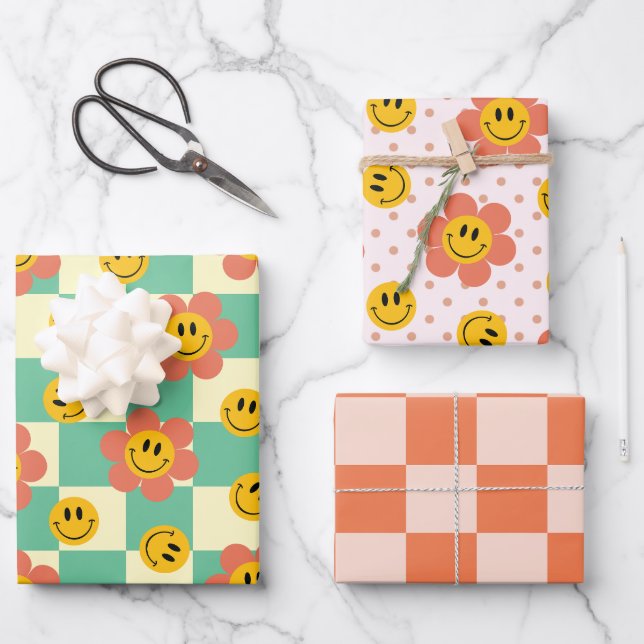 Cute Retro Chequerboard patterns with flowers Wrapping Paper Sheet (Front)