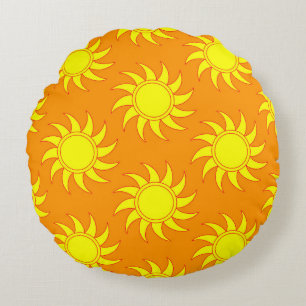 Cute seamless pattern of sun. Doodle hand drawn st Round Cushion