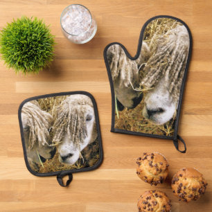 CUTE SHEEP OVEN MITT & POT HOLDER SET