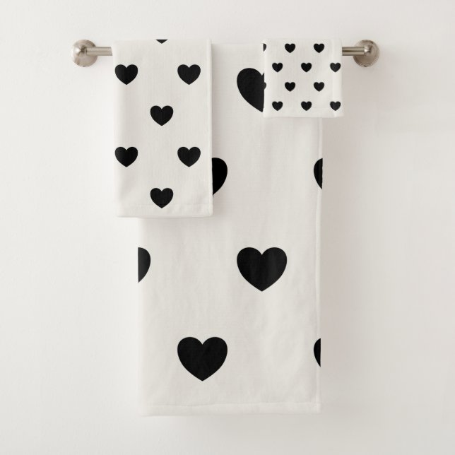 Cute Simple Black and White Heart Pattern Bath Towel Set (Insitu)