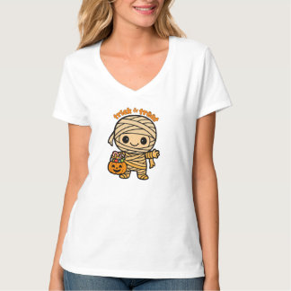 Cute Smiling Mummy Kid with Pumpkin Candy Basket  T-Shirt