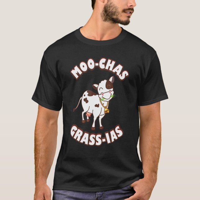 Cute Smiling Spanish Cow Eating Grass Moo Chas Gra T-Shirt (Front)