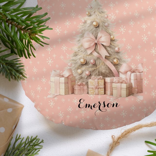 Cute Soft Pink Christmas Tree with custom name Round Cushion (Creator Uploaded)