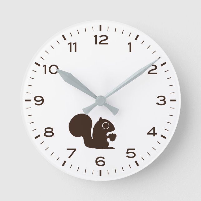Cute Squirrel with Hours and Minutes Round Clock (Front)