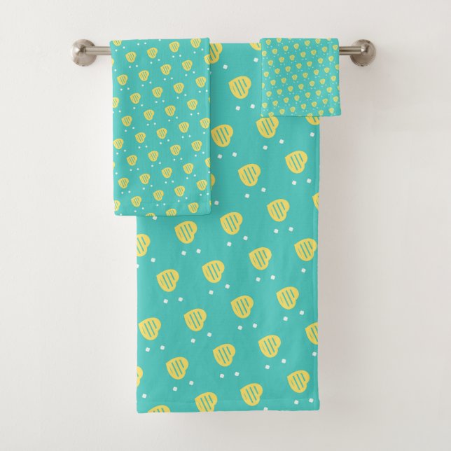 Cute Teal Heart Pattern: Whimsical Love Design Bath Towel Set (Insitu)