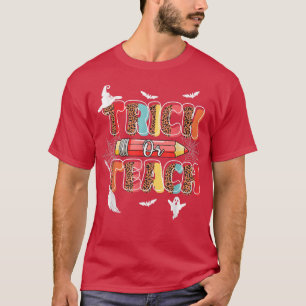 Cute Trick Or Teach Fun Halloween Teacher Leopard T-Shirt