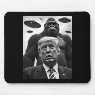 Cute Trump Bigfoot Selfie With Ufos Weird Alien Fu Mouse Mat