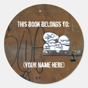 Cynical readers classic round sticker