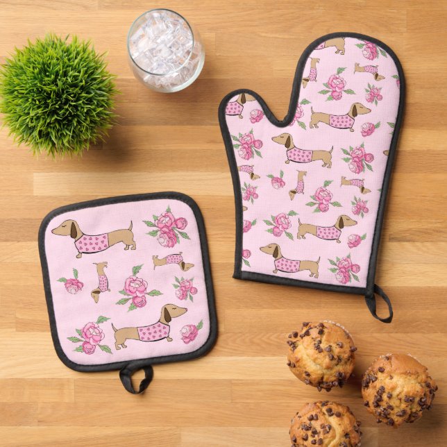 Dachshund Love & Hearts  Oven Mitt & Pot Holder Set (Top Down)