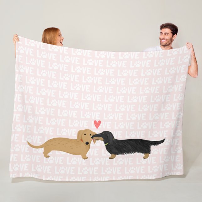 Dachshunds Love | Cute Wiener Dogs with Heart Fleece Blanket (In Situ)