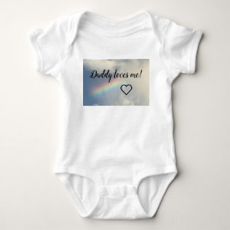 Daddy loves me text. baby bodysuit