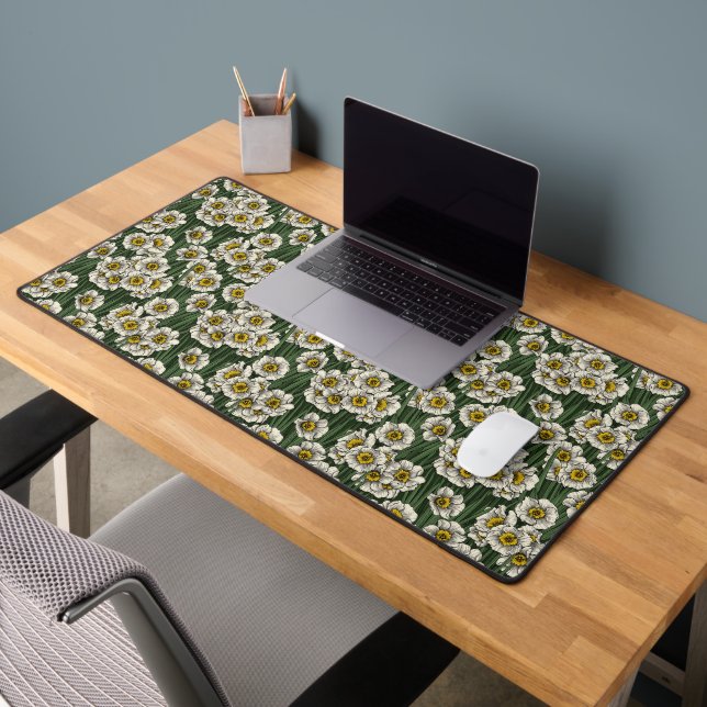 Daffodil garden desk mat (Office 2)