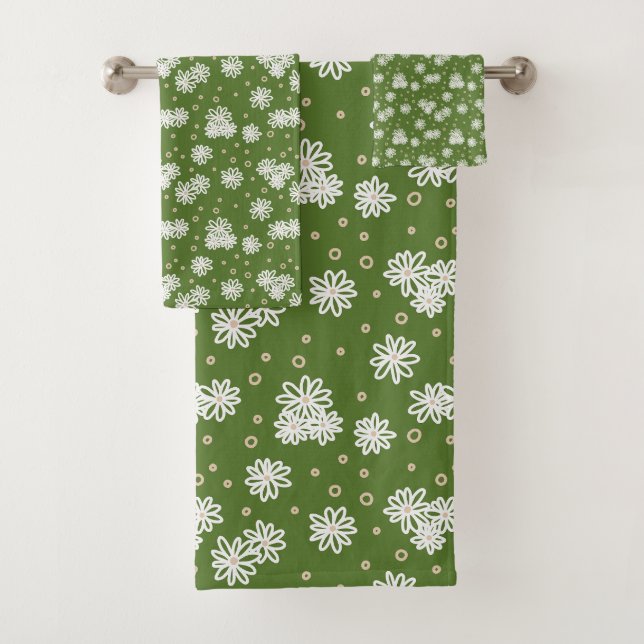 Daisies and Dots - White, Sand and Palm Green  Bath Towel Set (Insitu)