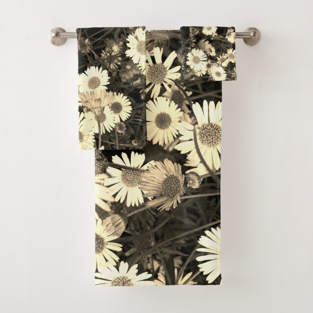 Daisies Bath Towel Set (Insitu)