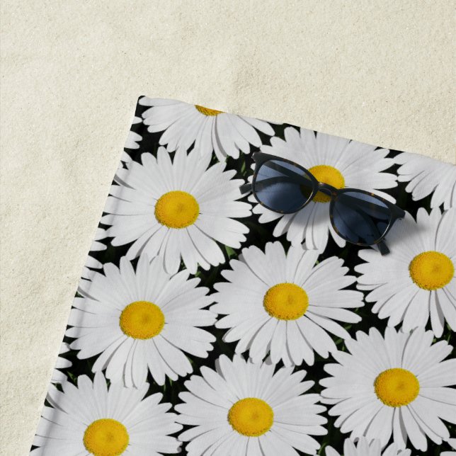 Daisies Beach Towel (In Situ)