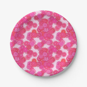 Daisies in shades of pink and fuchsia paper plate