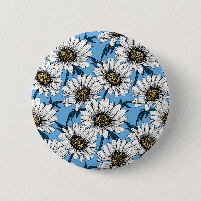 Daisies, wild flowers on blue 6 cm round badge (Front)