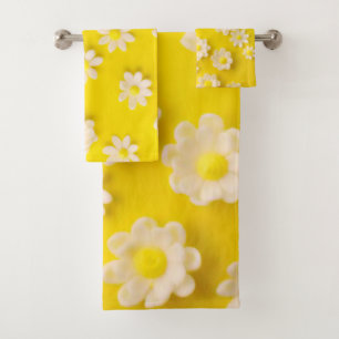 Daisies with a yellow background       bath towel set