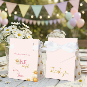 Daisy 1st Birthday  Isn't She ONEderful Pink Favor Favour Box