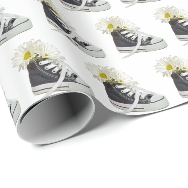 daisy bouquet in black sneaker wrapping paper (Roll Corner)