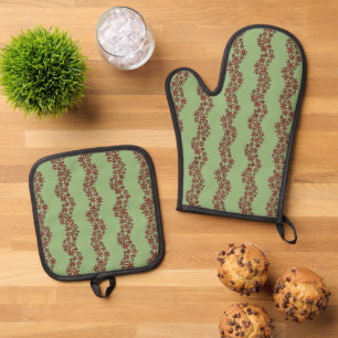 Daisy Chain Wiggly Flower Stripes white on green Oven Mitt & Pot Holder Set