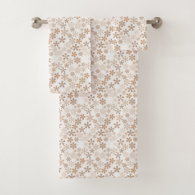 Daisy Flowers Beige Floral Aesthetic Ditsy Tan Bath Towel Set (Insitu)