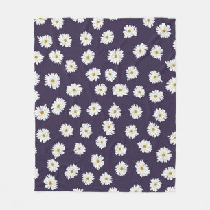 Daisy flowers: small, seamless pattern. fleece blanket