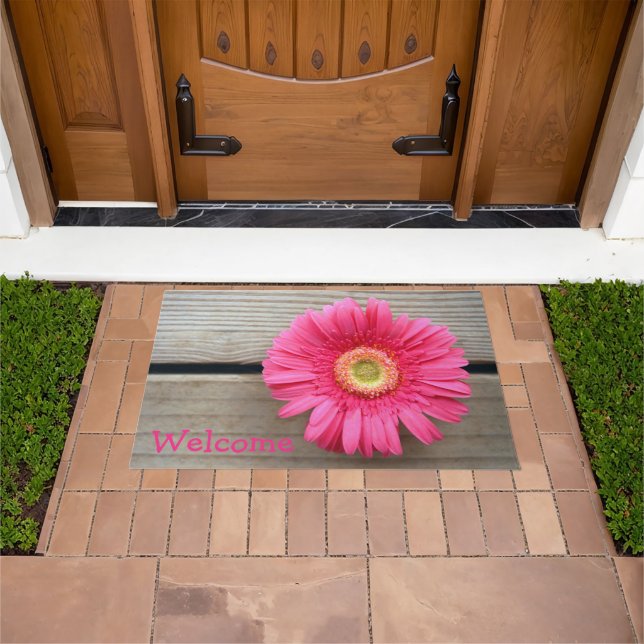 Daisy on Deck Welcome Mat (Outdoor)