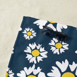 Daisy Pattern, Floral Pattern, White Daisies Beach Towel