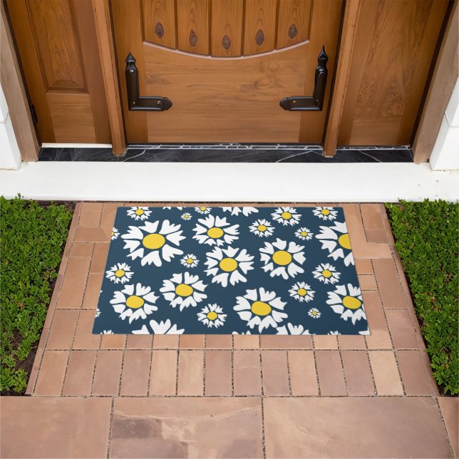 Daisy Pattern, Floral Pattern, White Daisies Doormat (Outdoor)