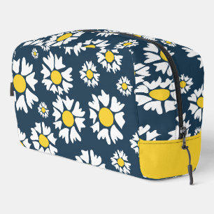 Daisy Pattern, Floral Pattern, White Daisies Dopp Kit