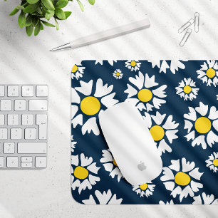 Daisy Pattern, Floral Pattern, White Daisies Mouse Mat
