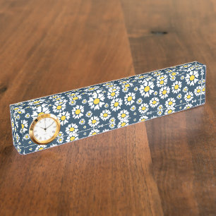 Daisy Pattern, Floral Pattern, White Daisies Nameplate