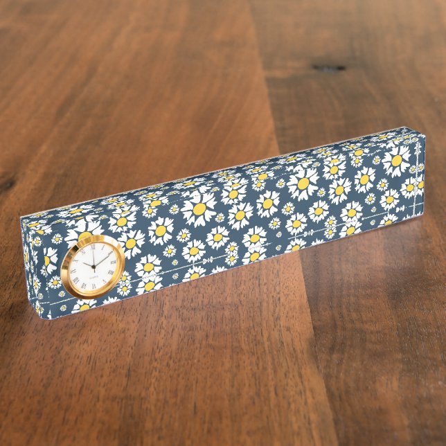 Daisy Pattern, Floral Pattern, White Daisies Nameplate (Side)