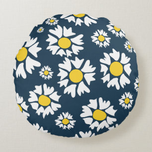 Daisy Pattern, Floral Pattern, White Daisies Round Cushion
