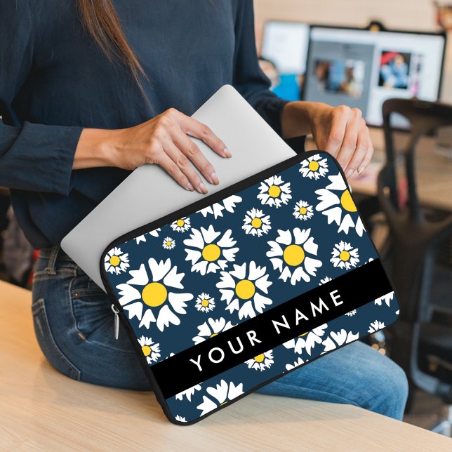 Daisy Pattern, White Daisies, Your Name Laptop Sleeve (Creator Uploaded)
