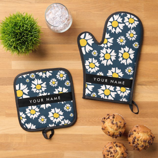 Daisy Pattern, White Daisies, Your Name Oven Mitt & Pot Holder Set (Top Down)