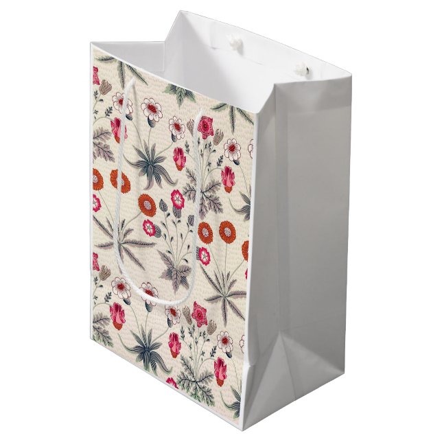 Daisy, William Morris Medium Gift Bag (Front Angled)
